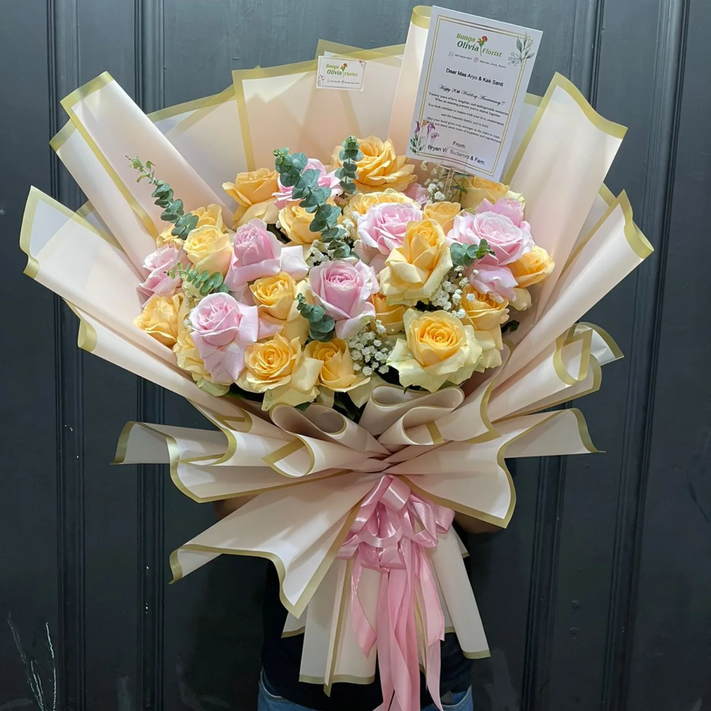 Buket Bunga Cantik WF-BHB-BL-006 untuk wisuda - IndoFlorist Jakarta, mulai Rp 1 jt