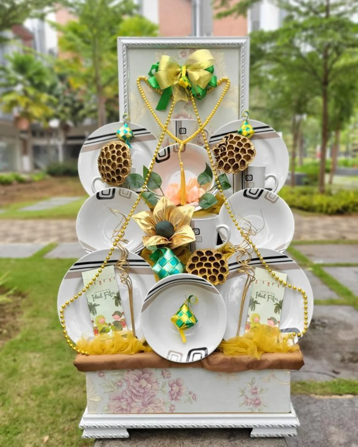 Parcel Lebaran WF-KHA-DZU - IndoFlorist