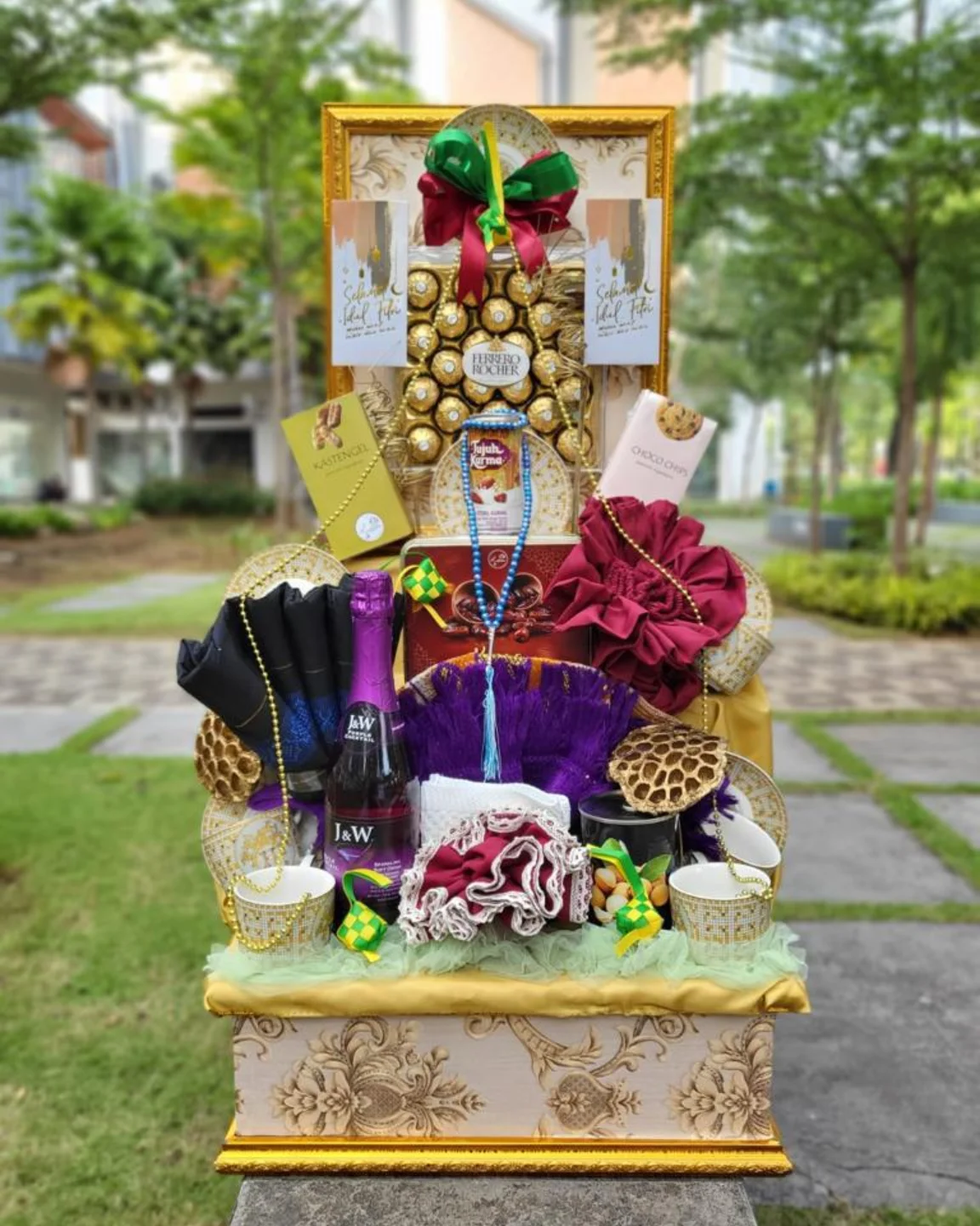 Parcel Lebaran WF-KHA-FAH - IndoFlorist