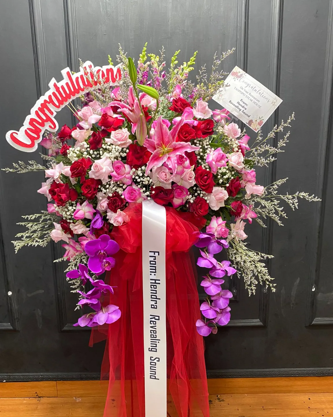 Standing Flower Elegan WF-STD-005 untuk gereja - IndoFlorist Jakarta, mulai Rp 1 jt